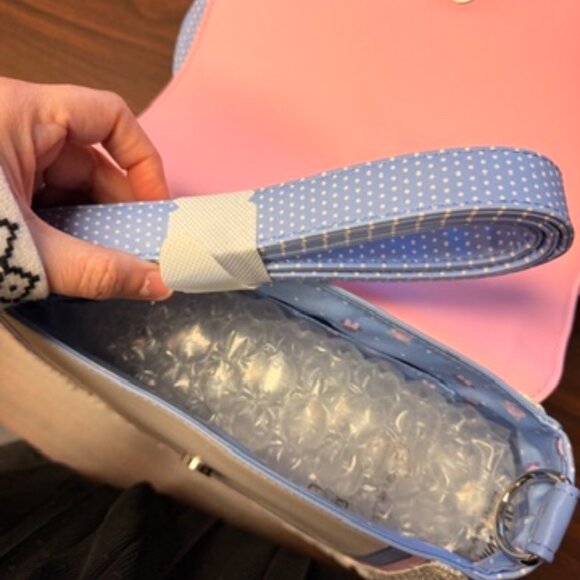 Loungefly Minnie Floral Crossbody with Lace Ears. NWT - Picture 4 of 5